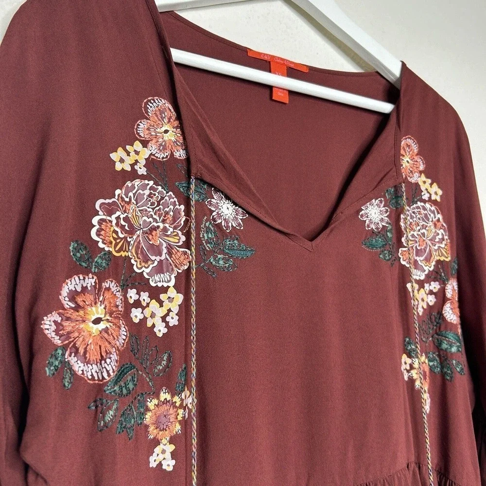 Chelsea & Violet Merlot Floral Print and Embroidered Swing Bubble Sleeve Top XS - Picture 2 of 8
